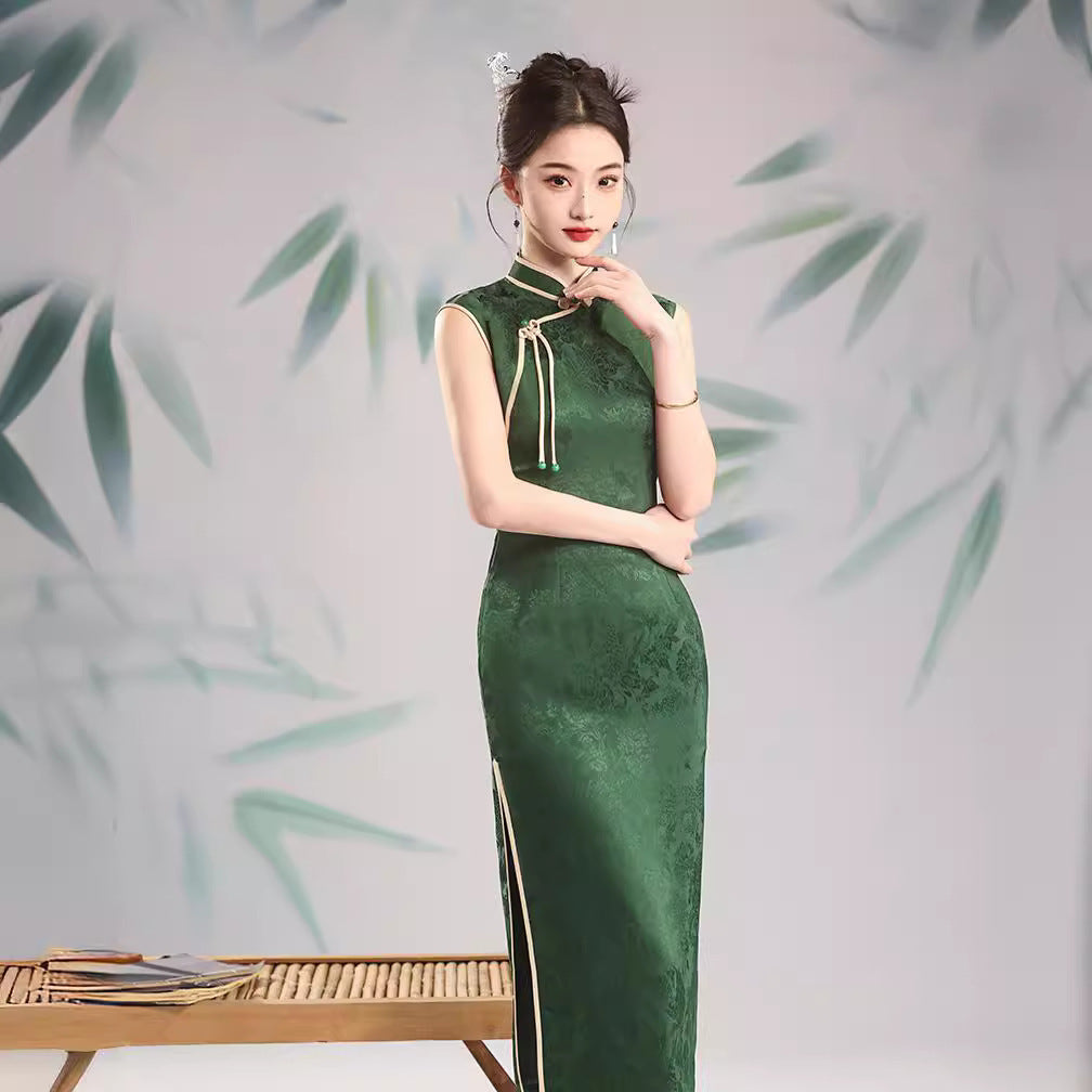 Classic Elegant Cheongsam Dress