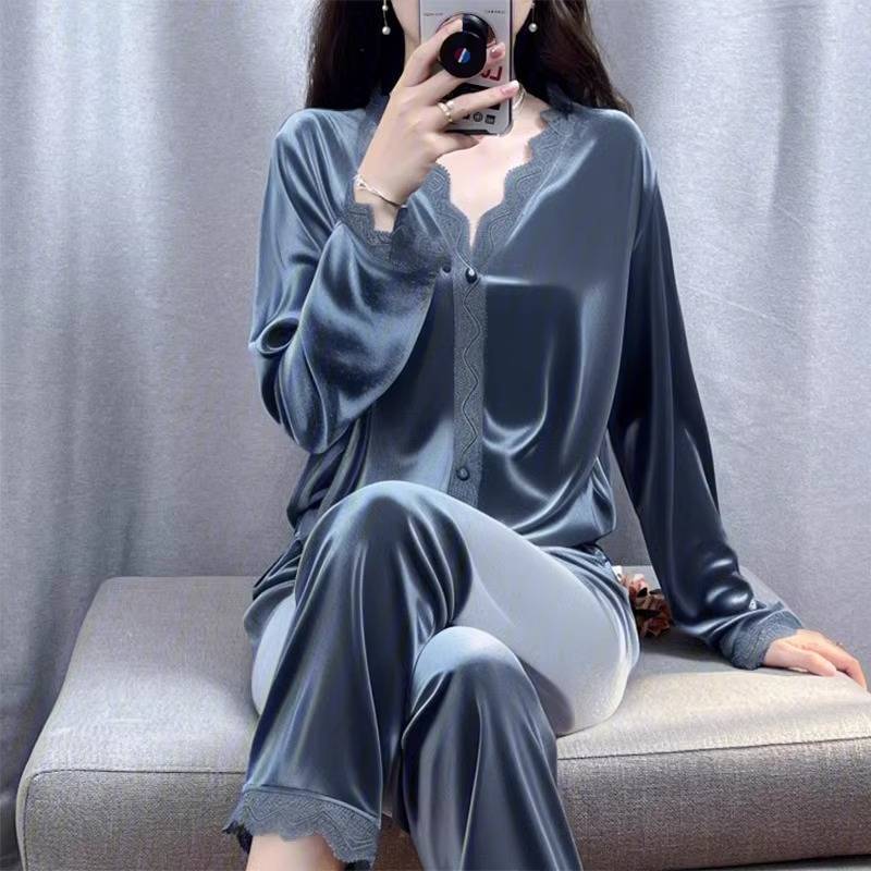 Women's Simple Velvet V-neck Pajamas Suit