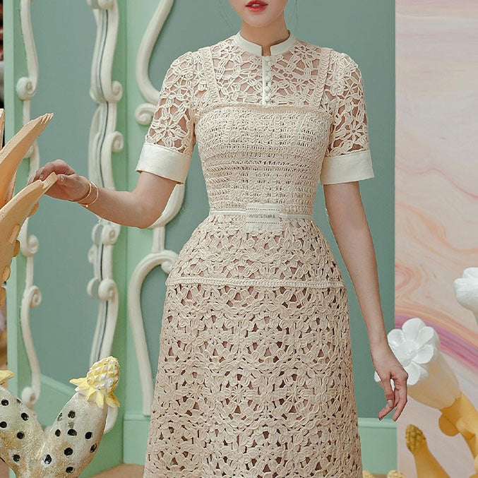 Women's 1950s Elegant Lacey Mid-Dress