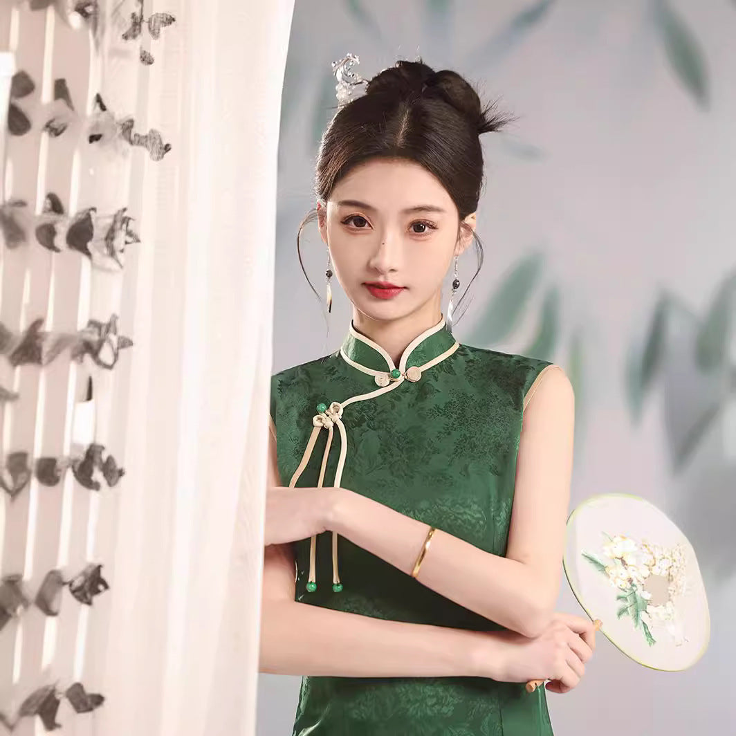 Classic Elegant Cheongsam Dress